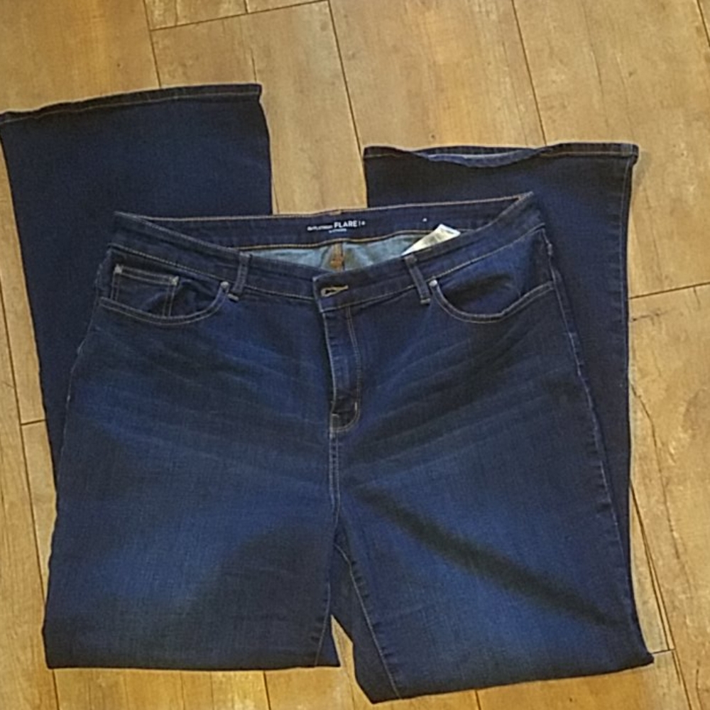 Fabulous flare/wide leg dark wash Chico’s jeans.